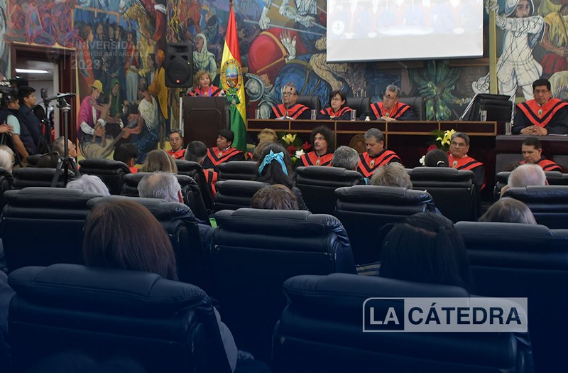 OTORGAN TÍTULO DE DOCTOR HONORIS CAUSA A LA DRA. TERESA RESCALA | Por ...