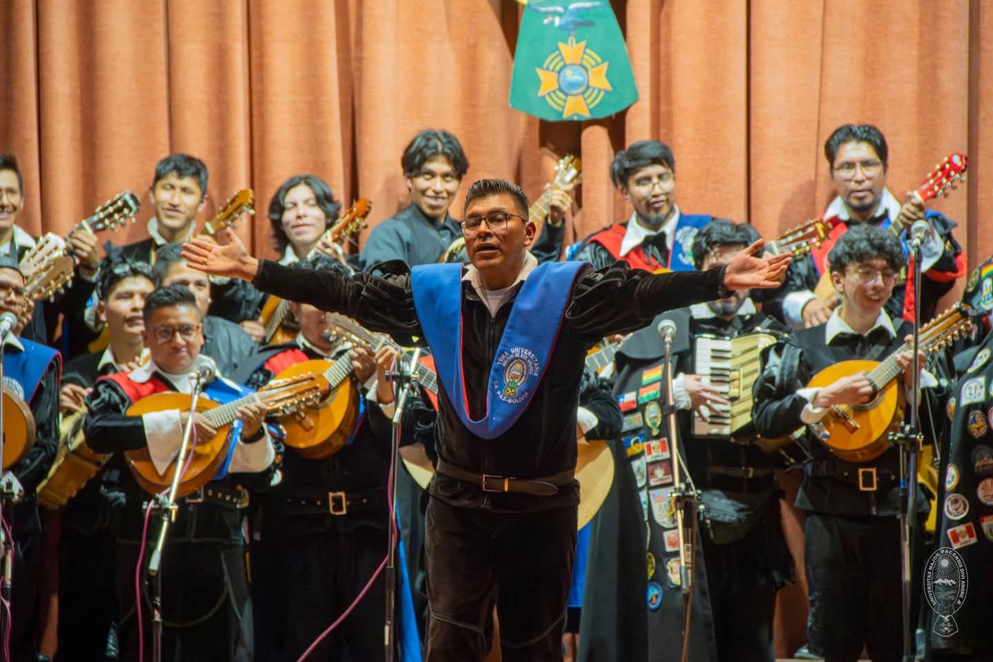 La UMSA Rinde Homenaje a las Madres con Emotiva Serenata en el Día de ...
