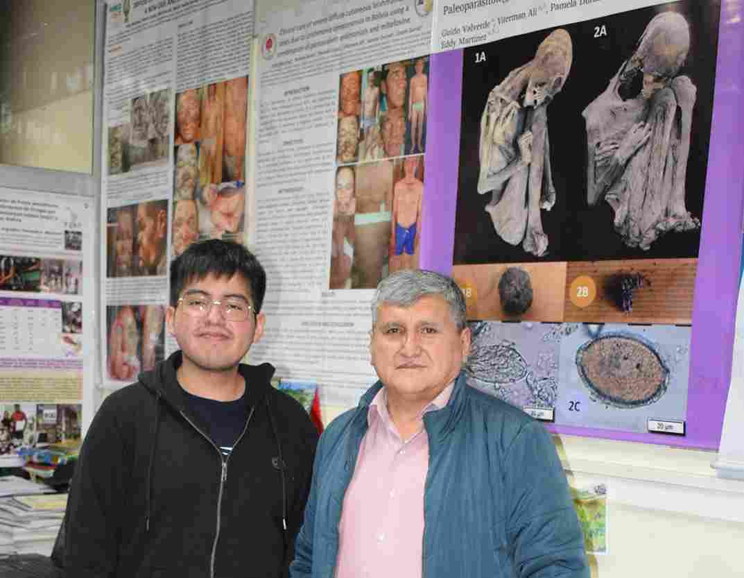 Dr. Eddy Martínez recibe la visita de Daniel Linares, joven talento de la Carrera de Medicina de la UMSA