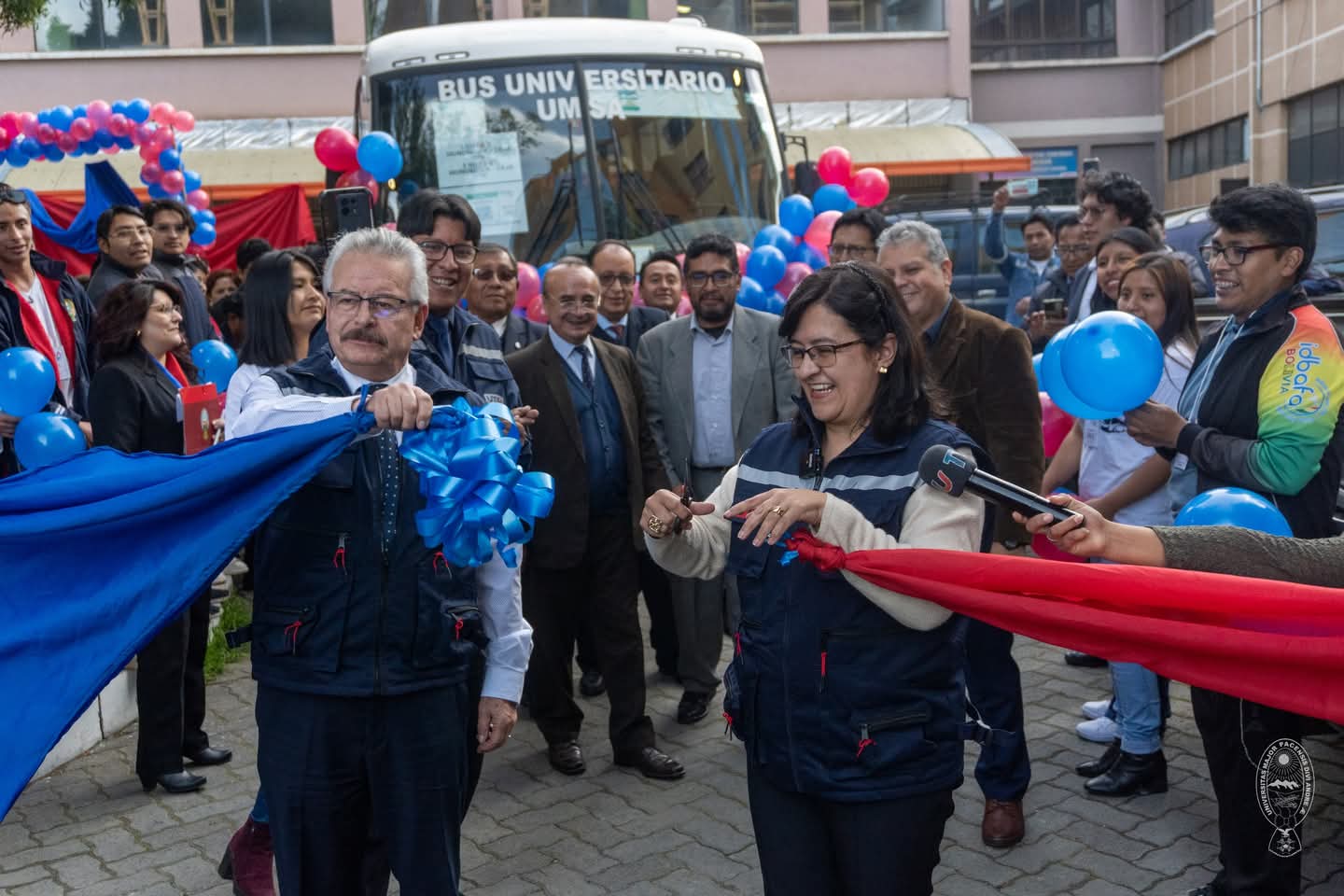 UMSA BUS INICIA OPERACIONES PARA GARANTIZAR MOVILIDAD ACCESIBLE Y SEGURA EN LA COMUNIDAD UNIVERSITARIA