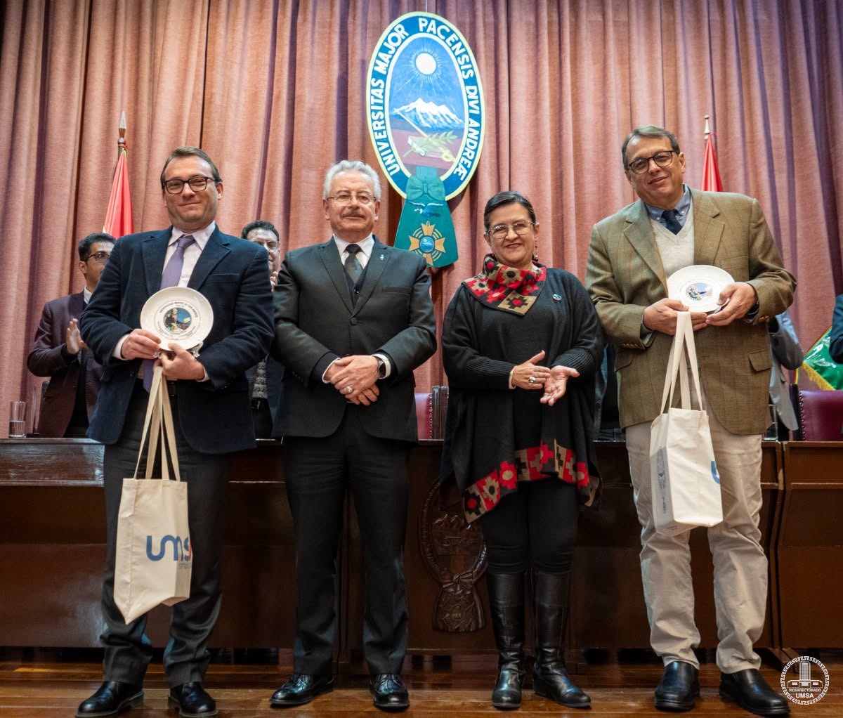 60 AÑOS DE LA CARRERA DE FÍSICA: UNA HISTORIA DE CIENCIA, INVESTIGACIÓN Y SERVICIO A BOLIVIA